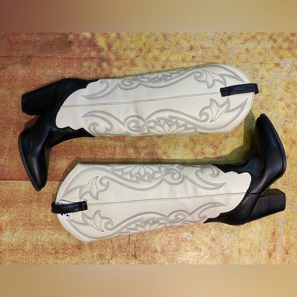 Steve Madden Lasso Black and Cream Tall Western Boots - Picture 3 of 6